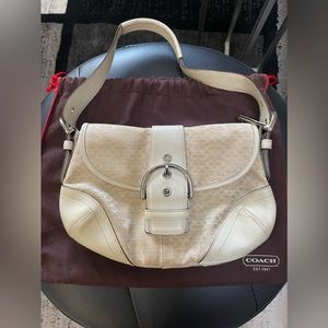 Vintage authentic Y2K Coach White Bucks Shoulder Bag